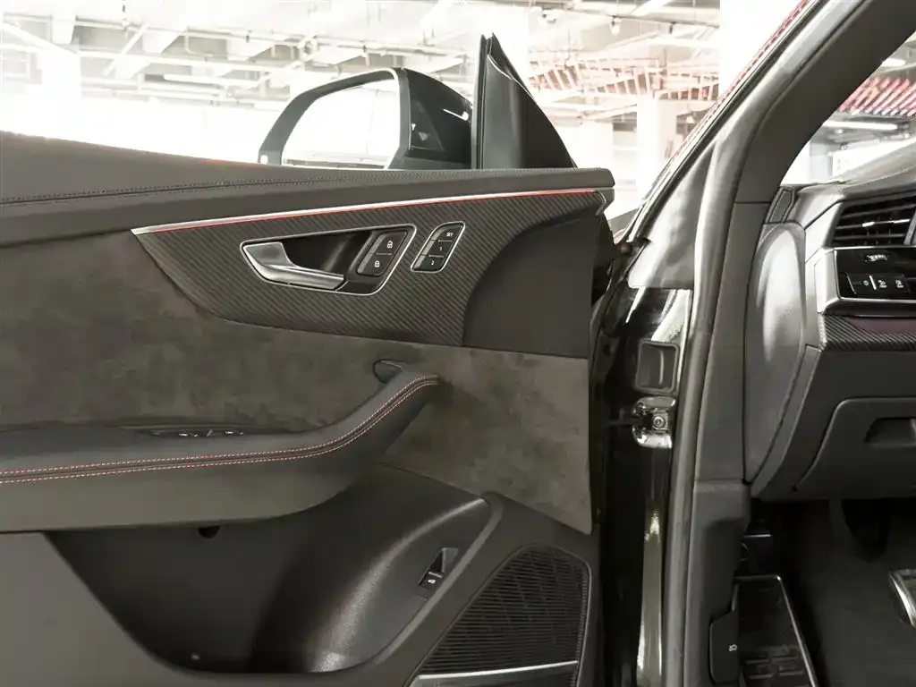 Audi RS Q8 2022 из CN, фото 4
