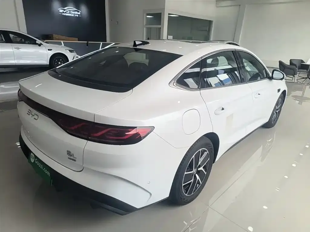 BYD Qin L — фото 10