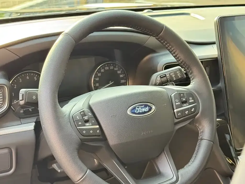 Ford Explorer 2021 из CN, фото 6
