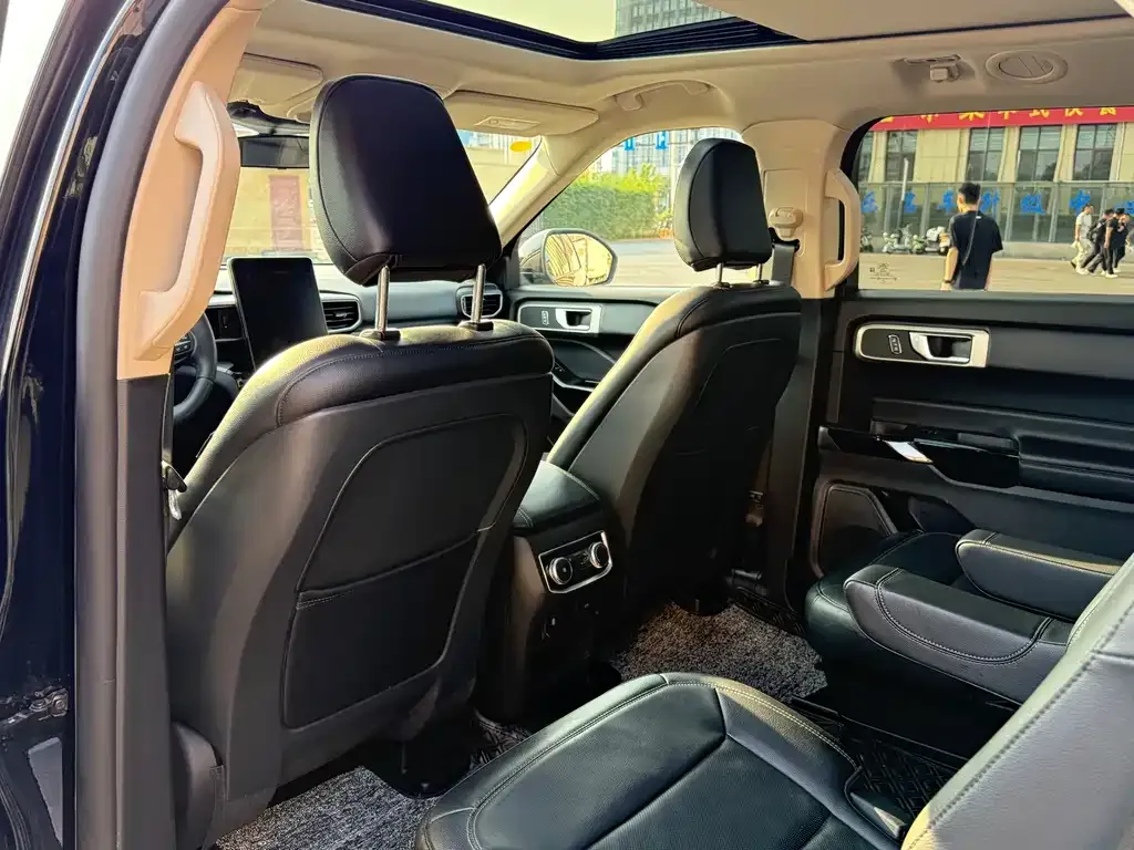 Ford Explorer 2021 из CN, фото 7