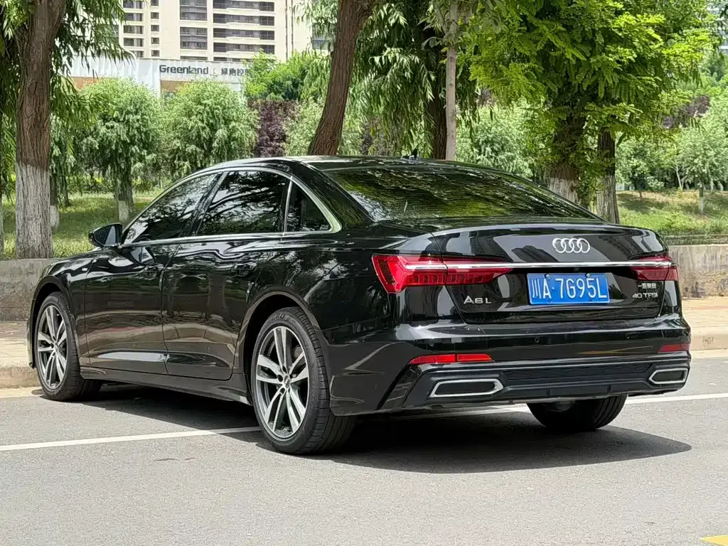 Audi A6L — фото 8