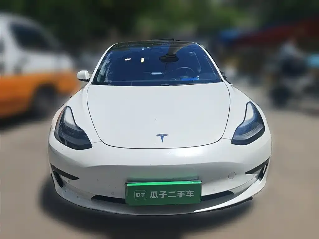 Tesla Model 3 — фото 7
