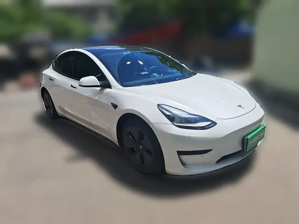 Tesla Model 3 — фото 4