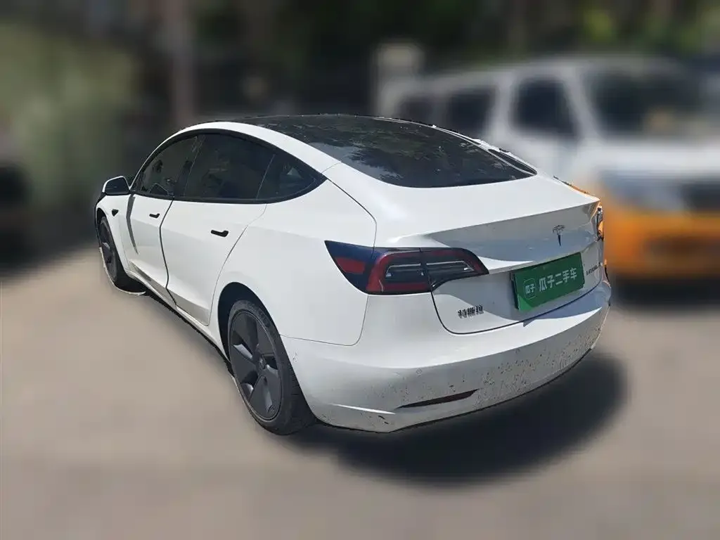Tesla Model 3 — фото 5
