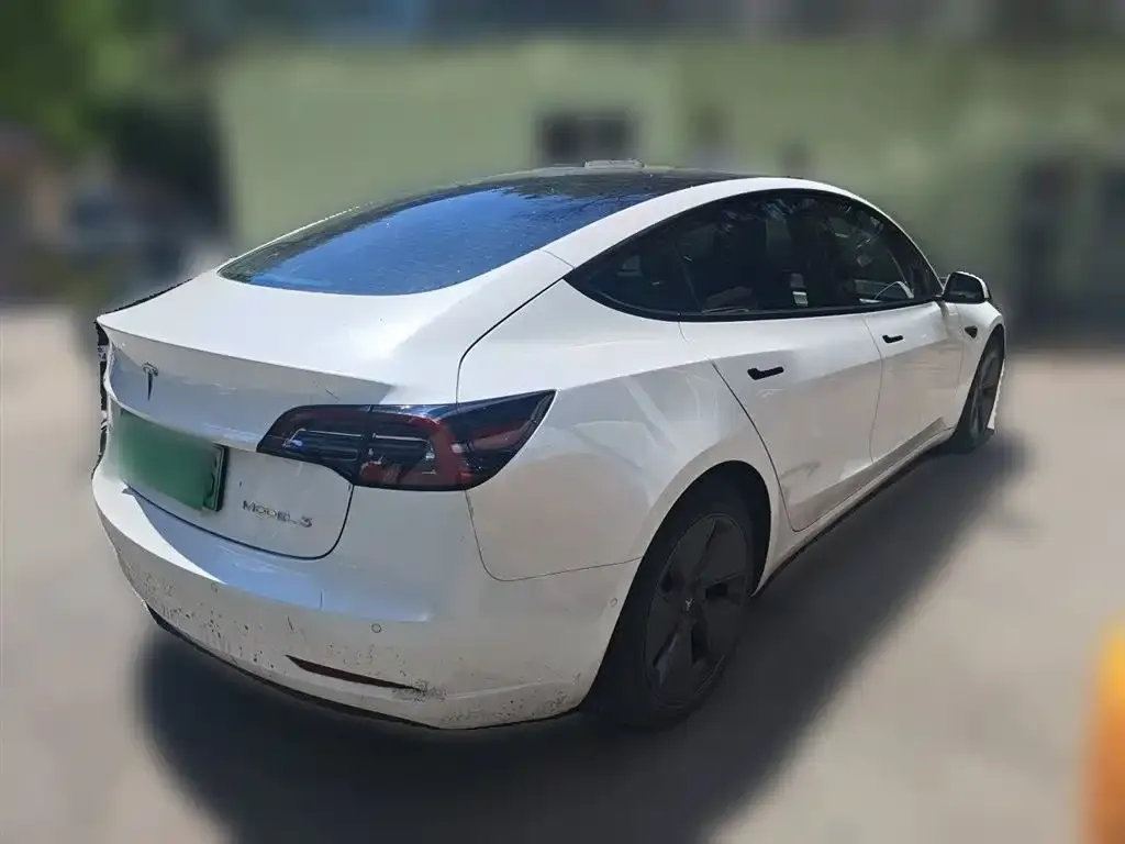 Tesla Model 3 — фото 3