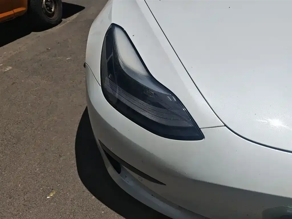 Tesla Model 3 — фото 9