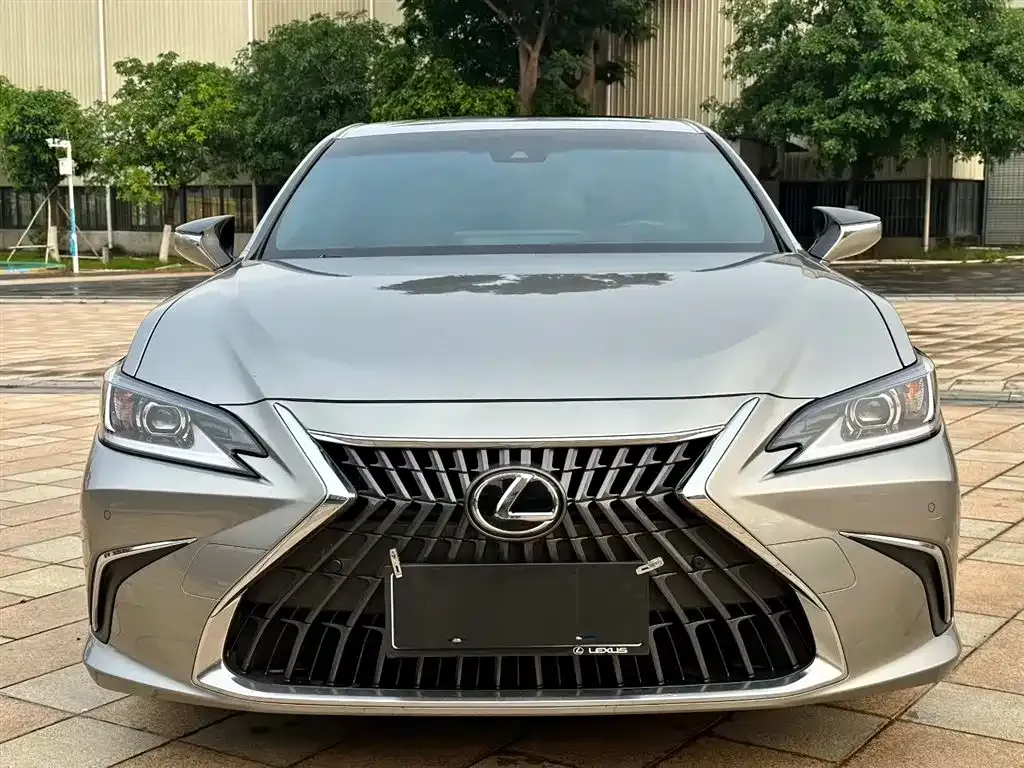 Lexus ES — фото 9