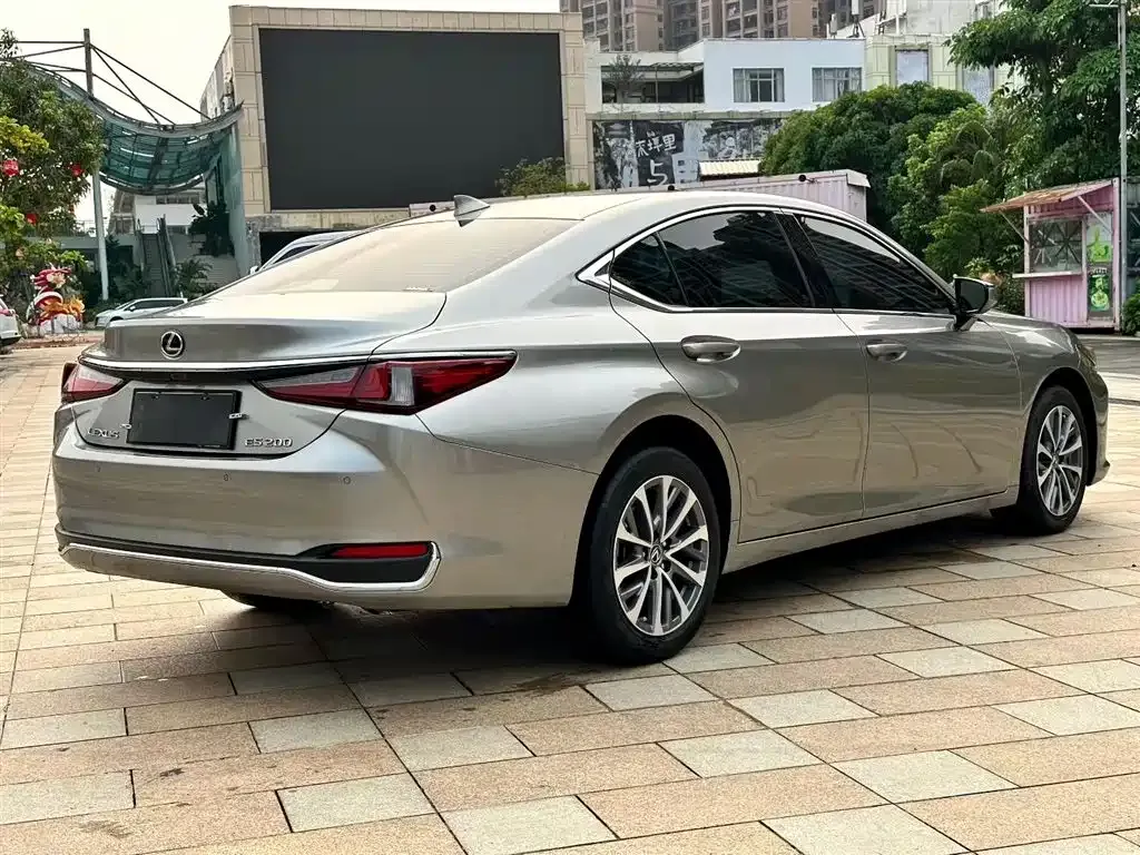 Lexus ES — фото 6