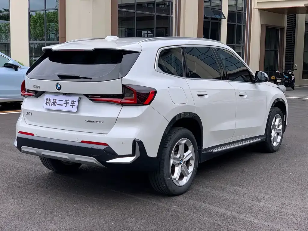 BMW X1 — фото 9