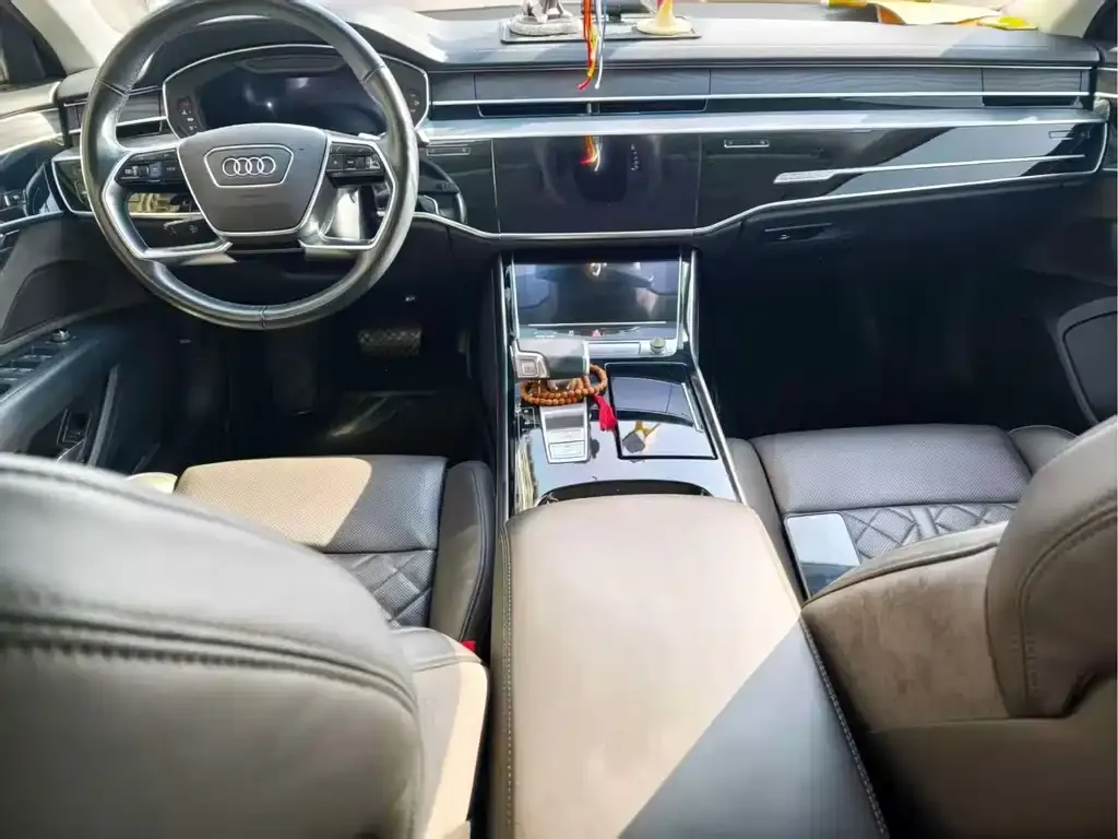 Audi A8 — фото 5