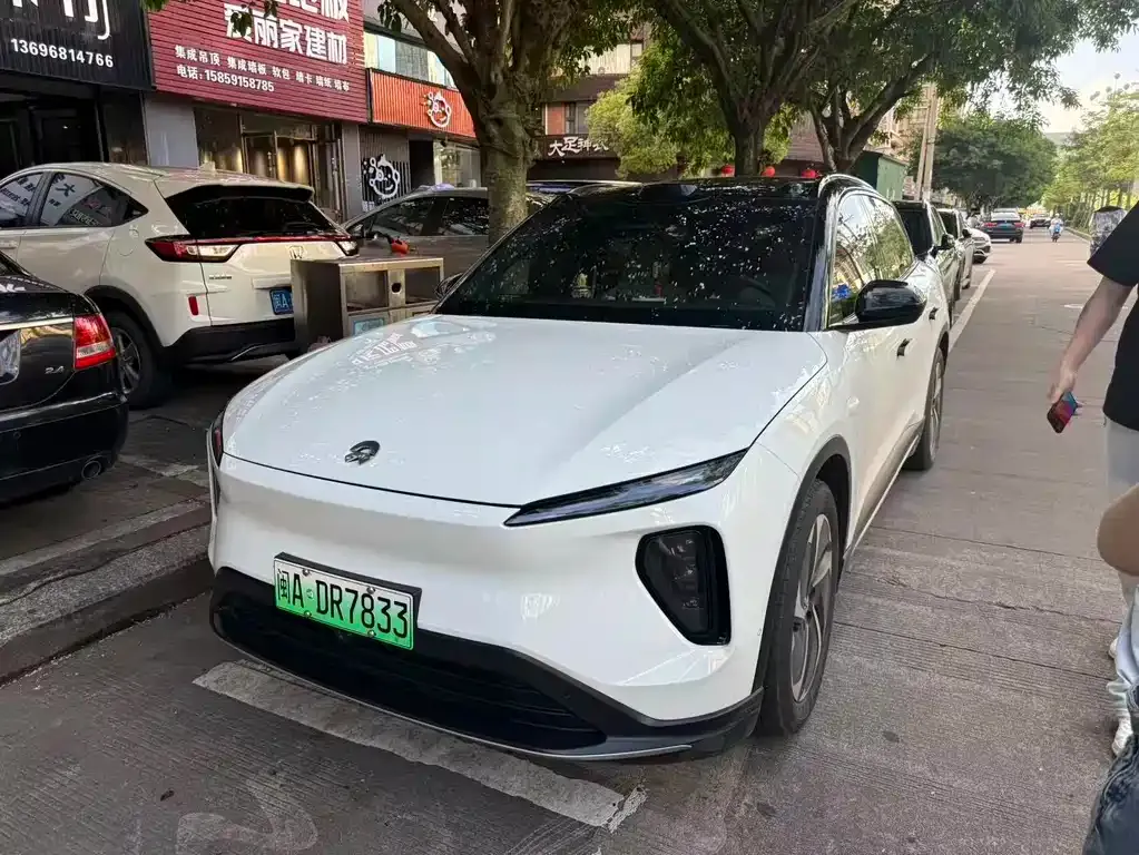 NIO ES6