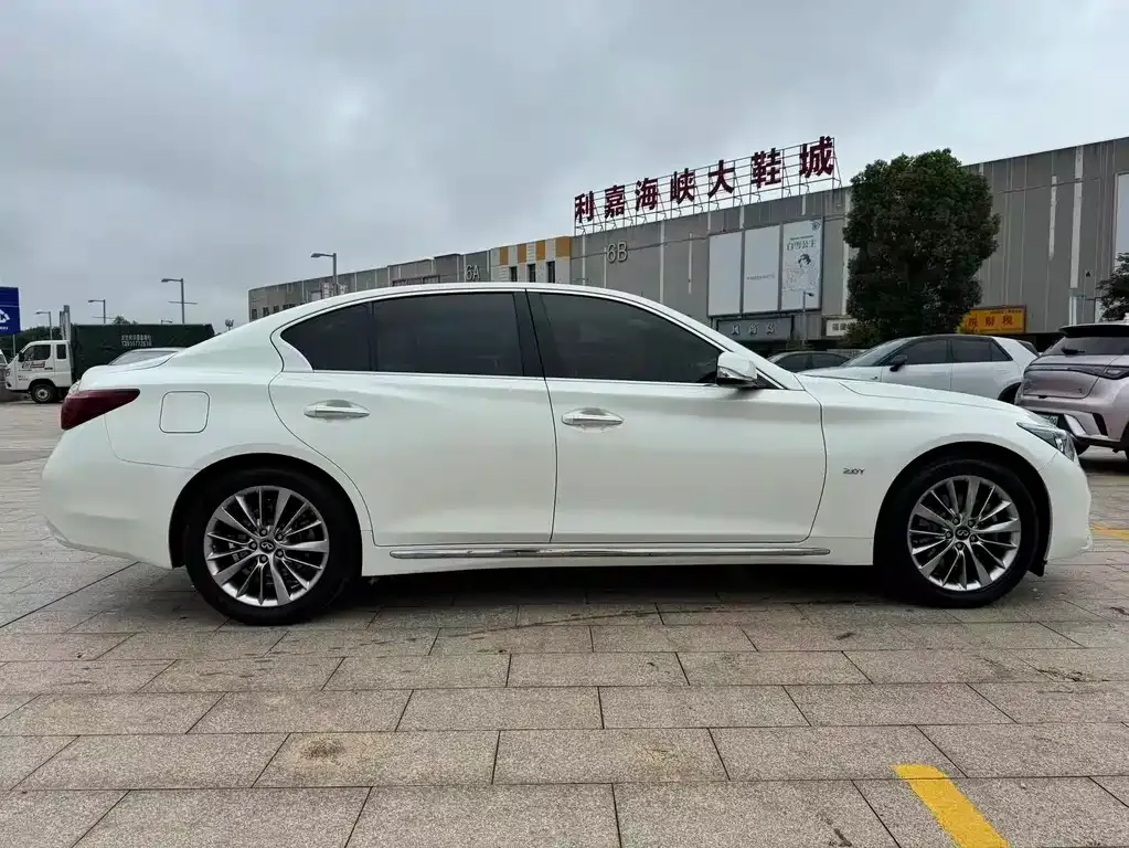 Infiniti Q50L 2021 из CN, фото 9