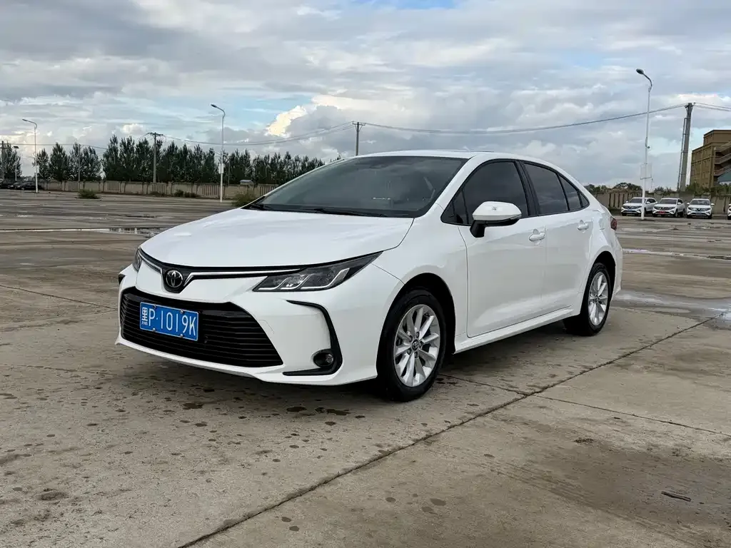 Toyota Corolla — фото 1