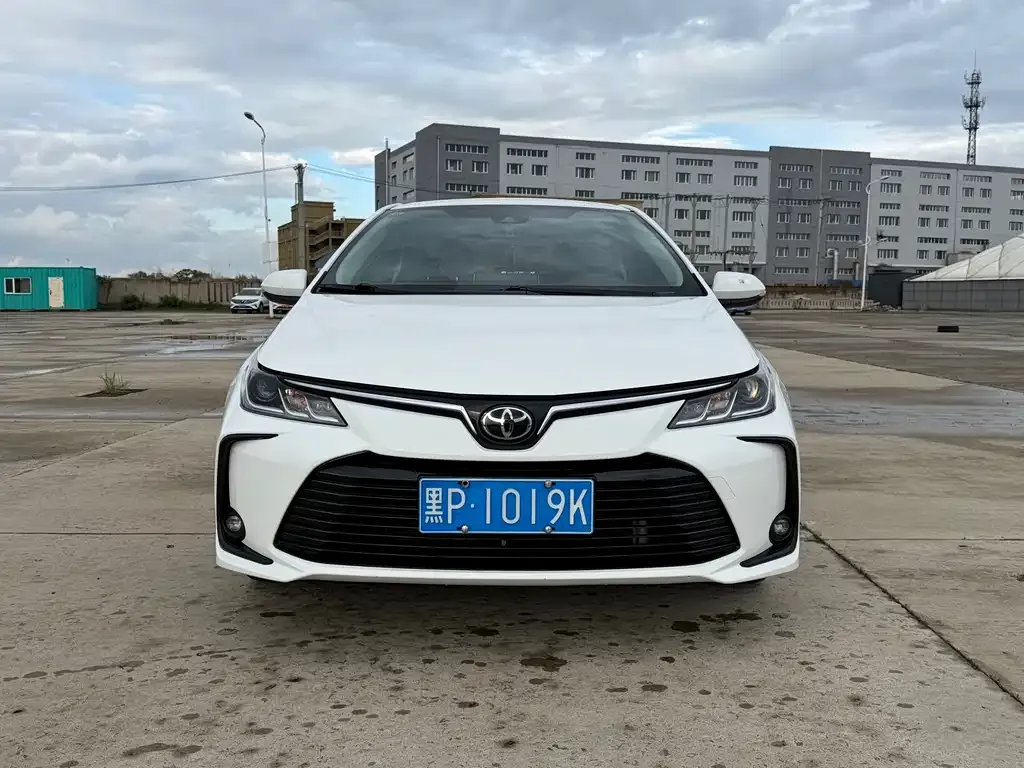 Toyota Corolla — фото 5