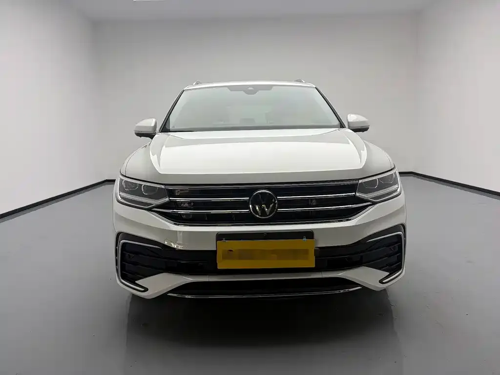 Volkswagen Tiguan L — фото 5