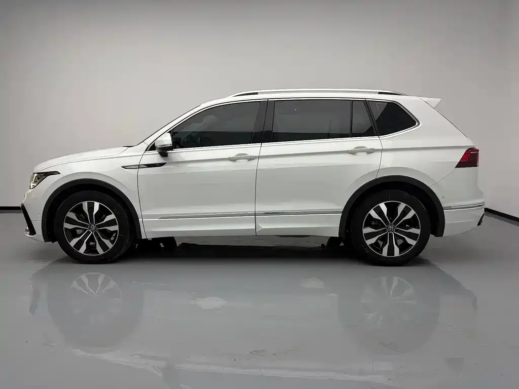Volkswagen Tiguan L — фото 4