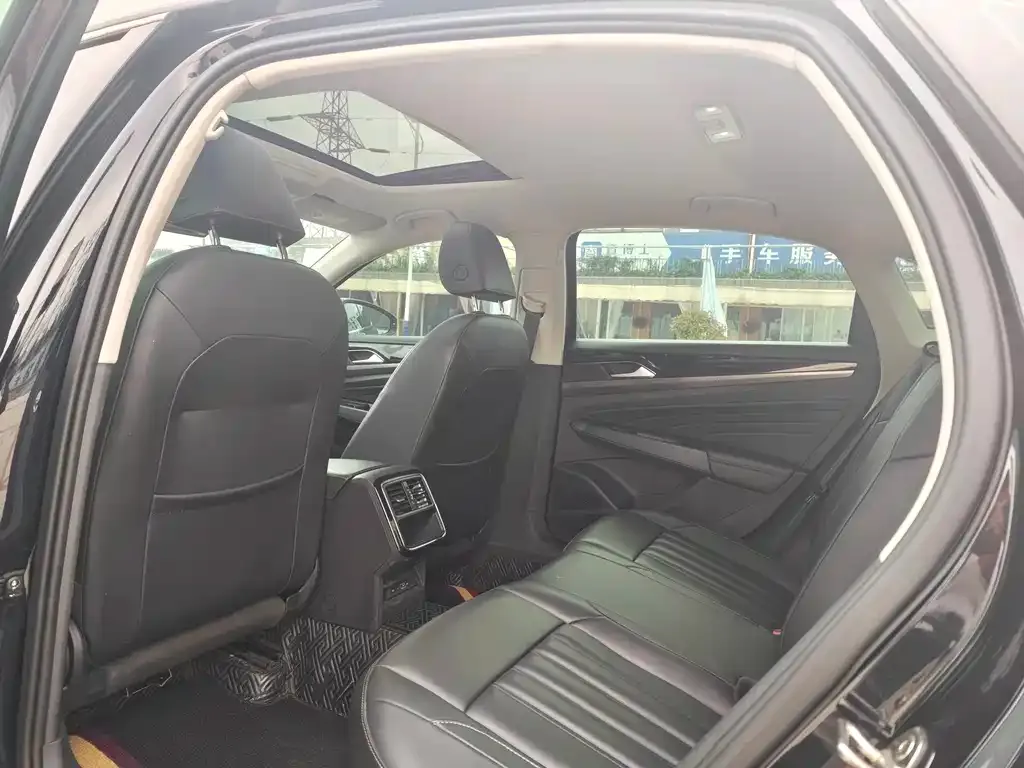 Volkswagen Passat 2021 из CN, фото 6