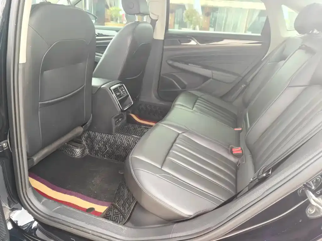 Volkswagen Passat 2021 из CN, фото 4