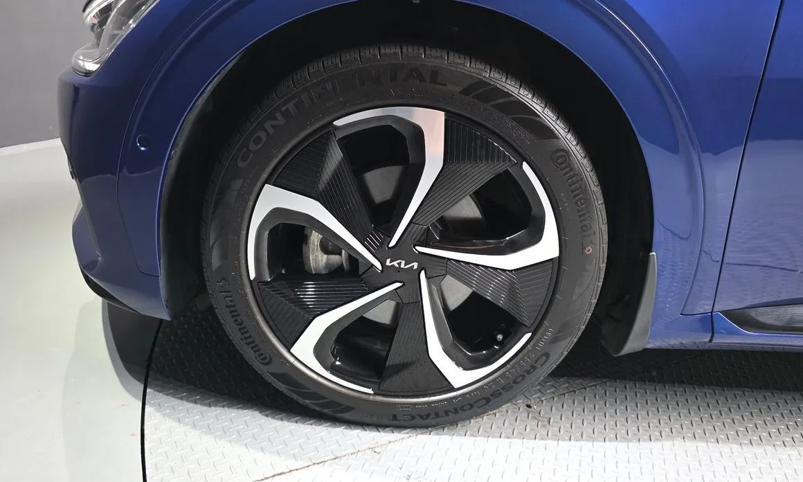 Kia EV6 — фото 10