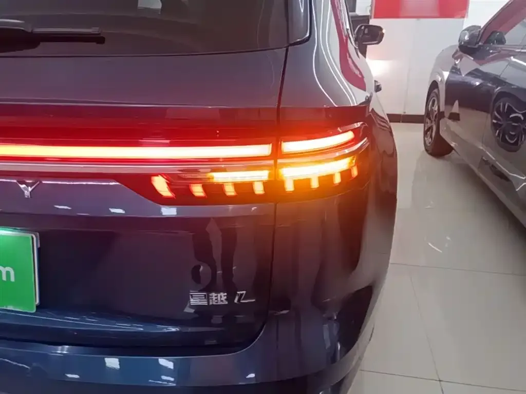 Geely Xingyue L — фото 10