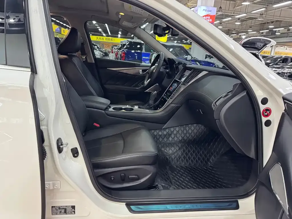 Infiniti Q50L 2023 из CN, фото 6