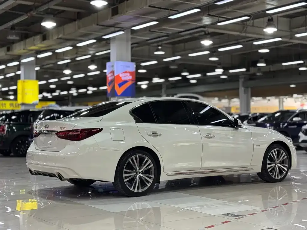 Infiniti Q50L 2023 из CN, фото 10