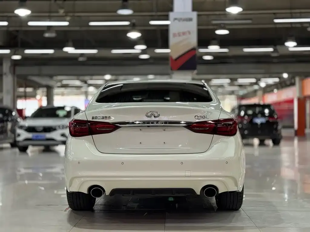 Infiniti Q50L 2023 из CN, фото 2