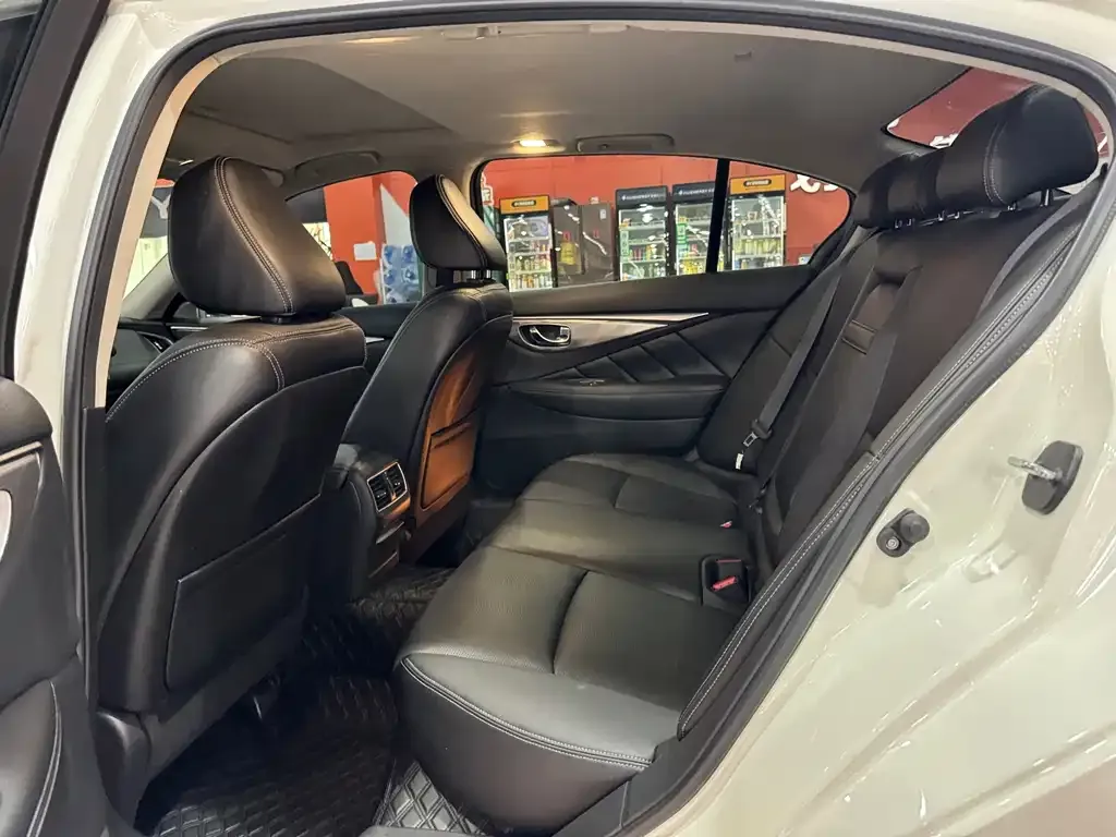 Infiniti Q50L 2023 из CN, фото 3