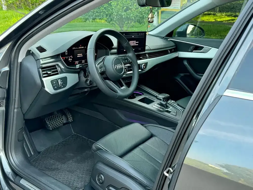 Audi A4L 2023 из CN, фото 6