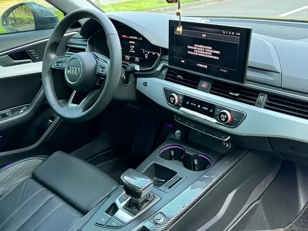Audi A4L 2023 из CN, фото 2