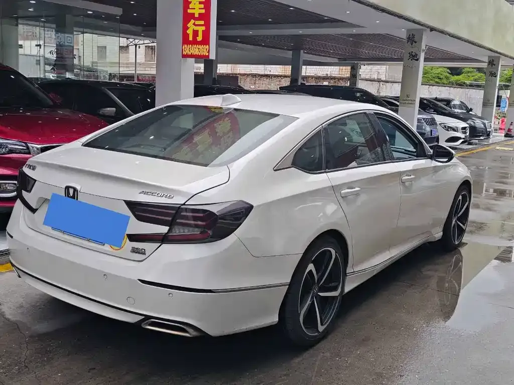 Honda Accord — фото 10