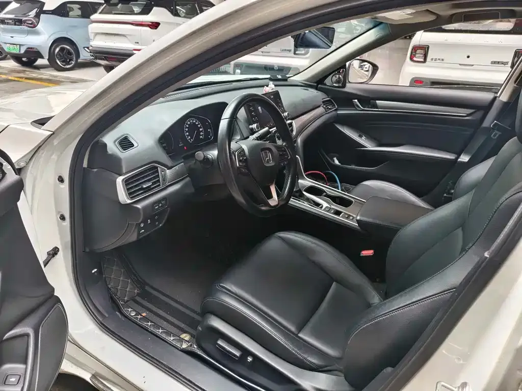 Honda Accord — фото 6
