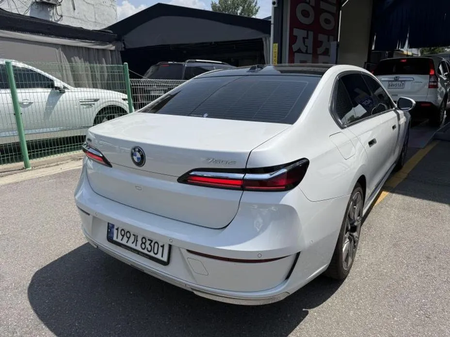 BMW 7-Series 2023 из KR, фото 6
