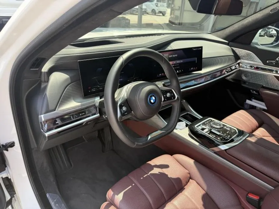 BMW 7-Series 2023 из KR, фото 10