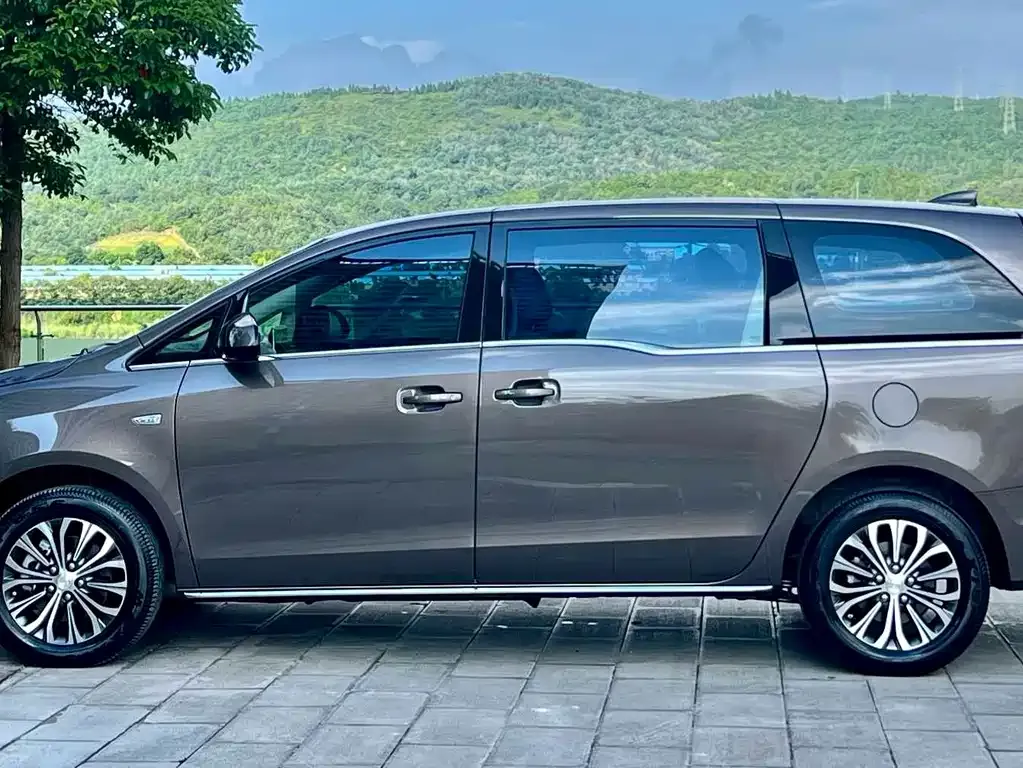 Buick GL8 2024 из CN, фото 2