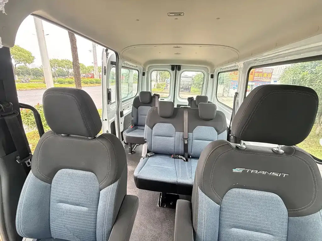 Ford E-Transit 2023 из CN, фото 10