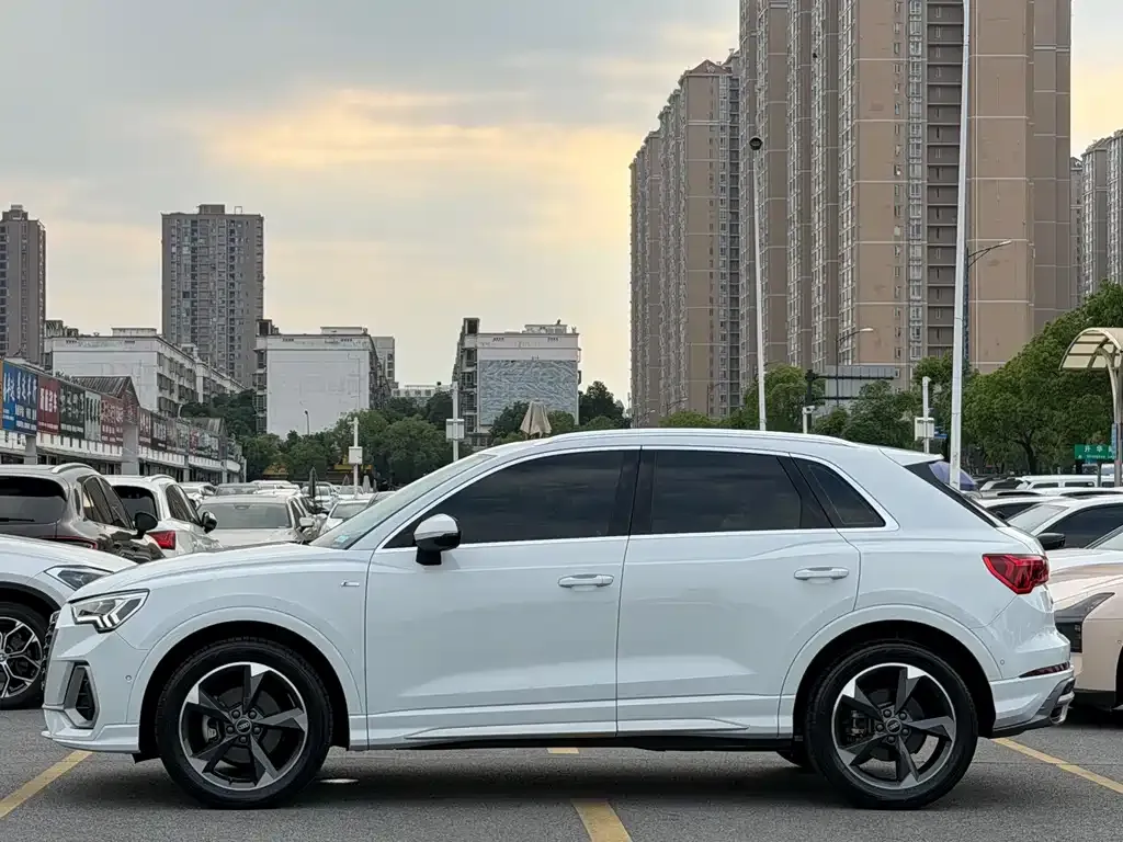 Audi Q3 — фото 8