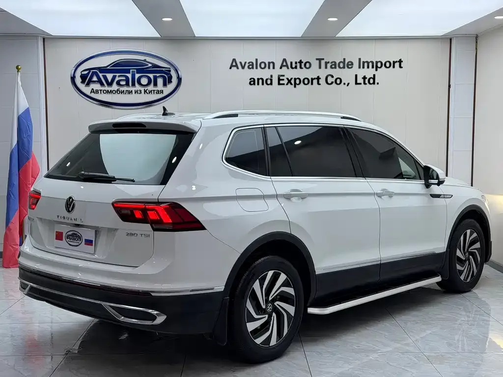 Volkswagen Tiguan L — фото 9