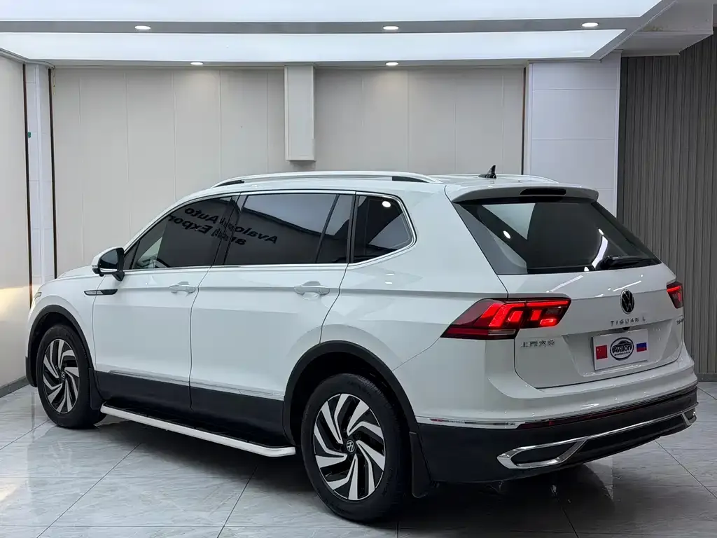 Volkswagen Tiguan L — фото 5