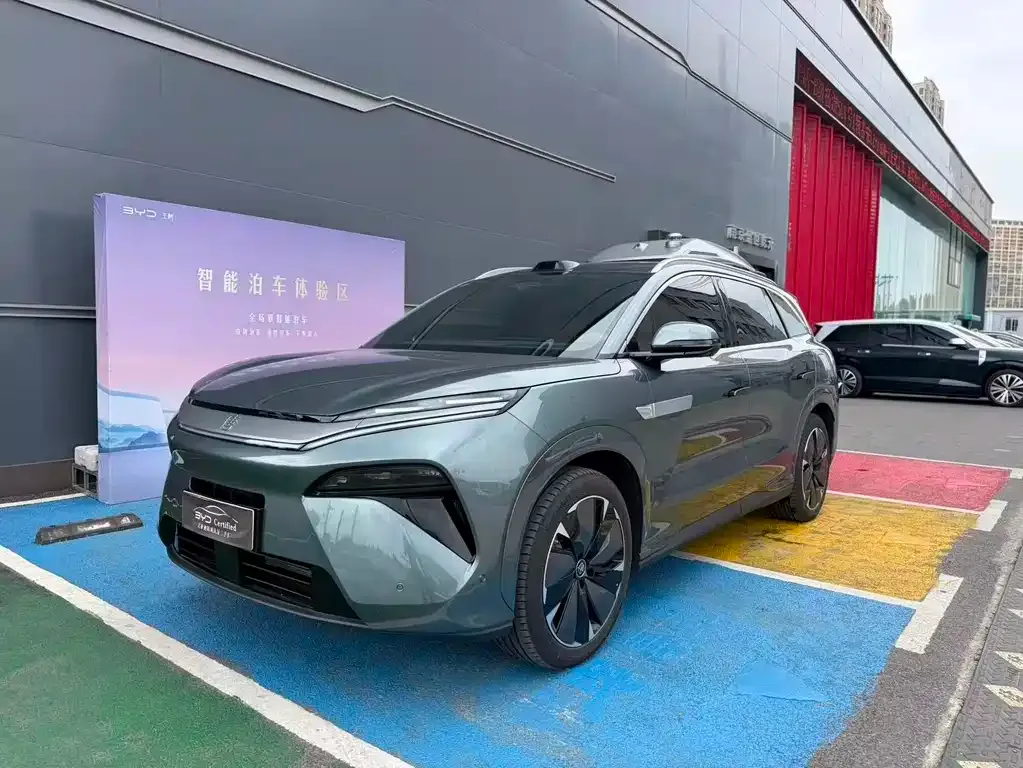 BYD Tang L