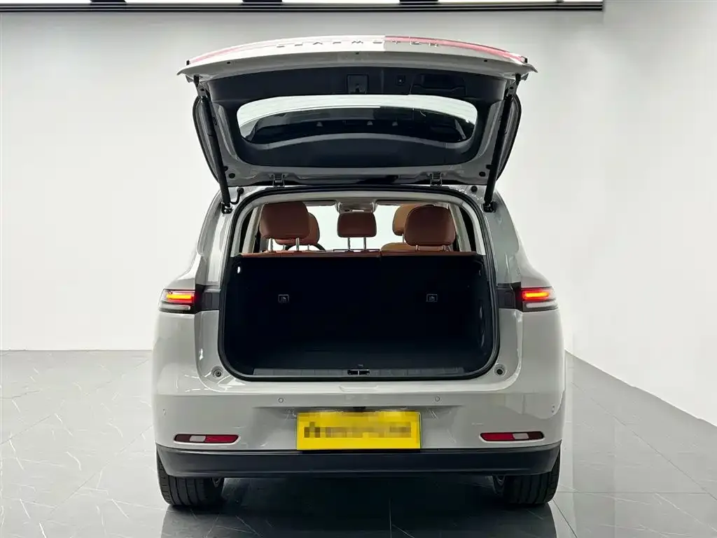 Leapmotor C10 — фото 10