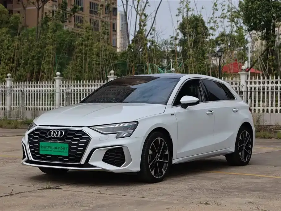 Audi A3 — фото 1