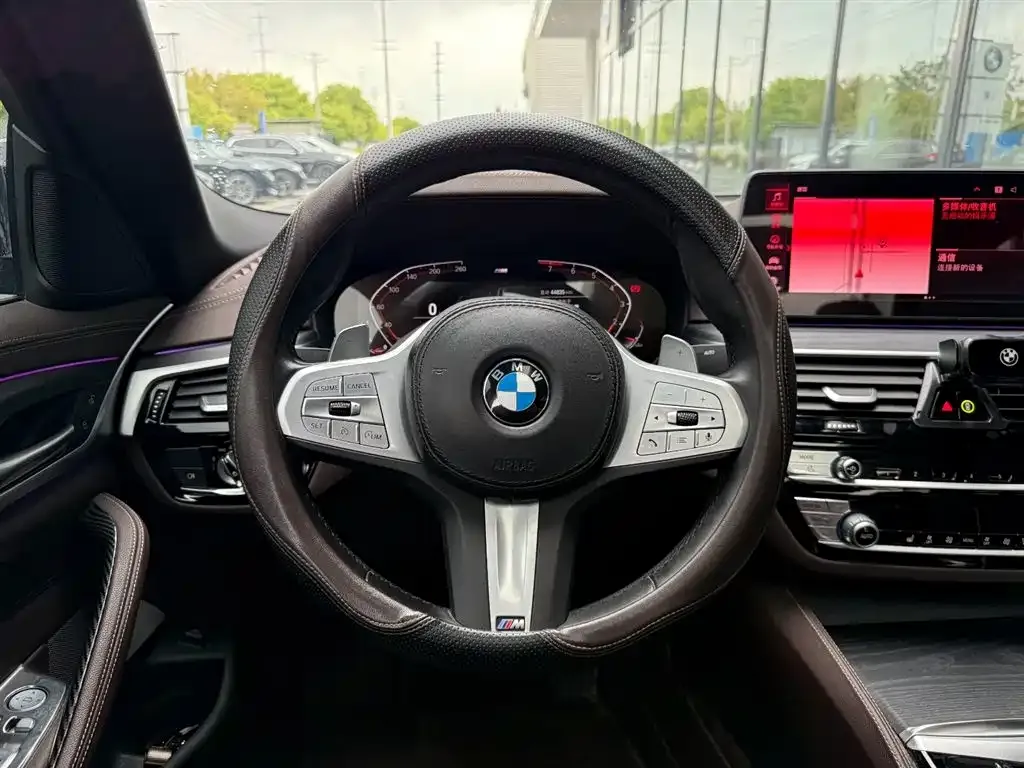 BMW 5 Series — фото 10