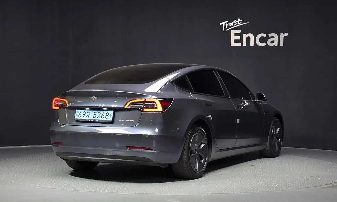 Tesla Model 3 — фото 8