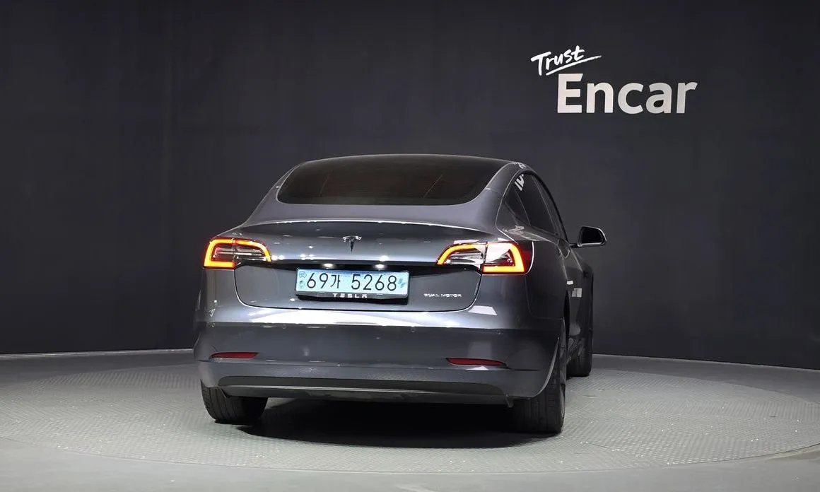 Tesla Model 3 — фото 4