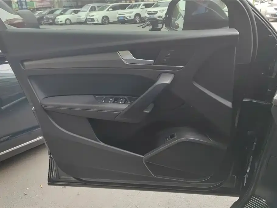 Audi Q5L 2022 из CN, фото 8