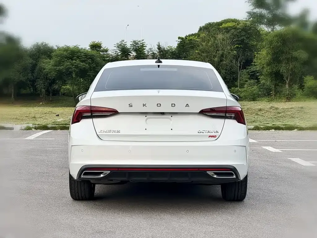 Skoda Octavia — фото 10