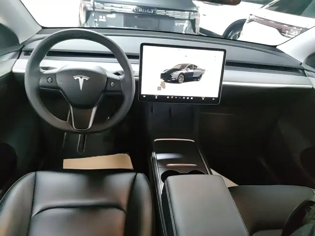 Tesla Model Y — фото 4