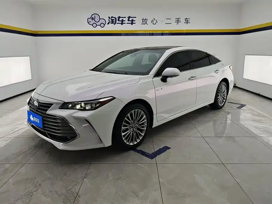 Toyota Avalon — фото 1