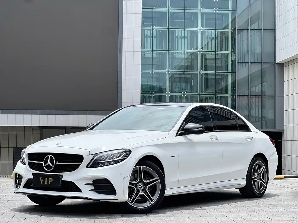 Mercedes-Benz C-Class — фото 1